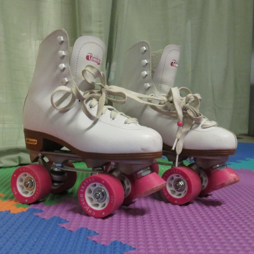 Roller Skates Women's size 6. Chicago Skate Company Rink Skate.